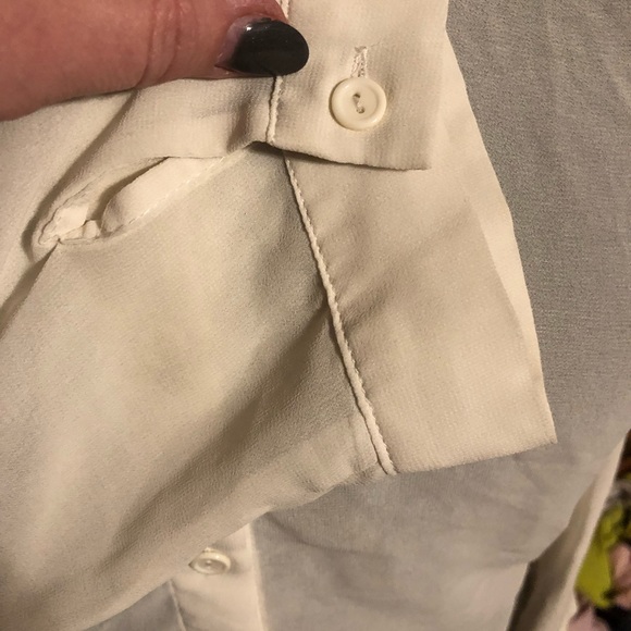 Beautiful Women’s Blouse - Picture 5 of 6